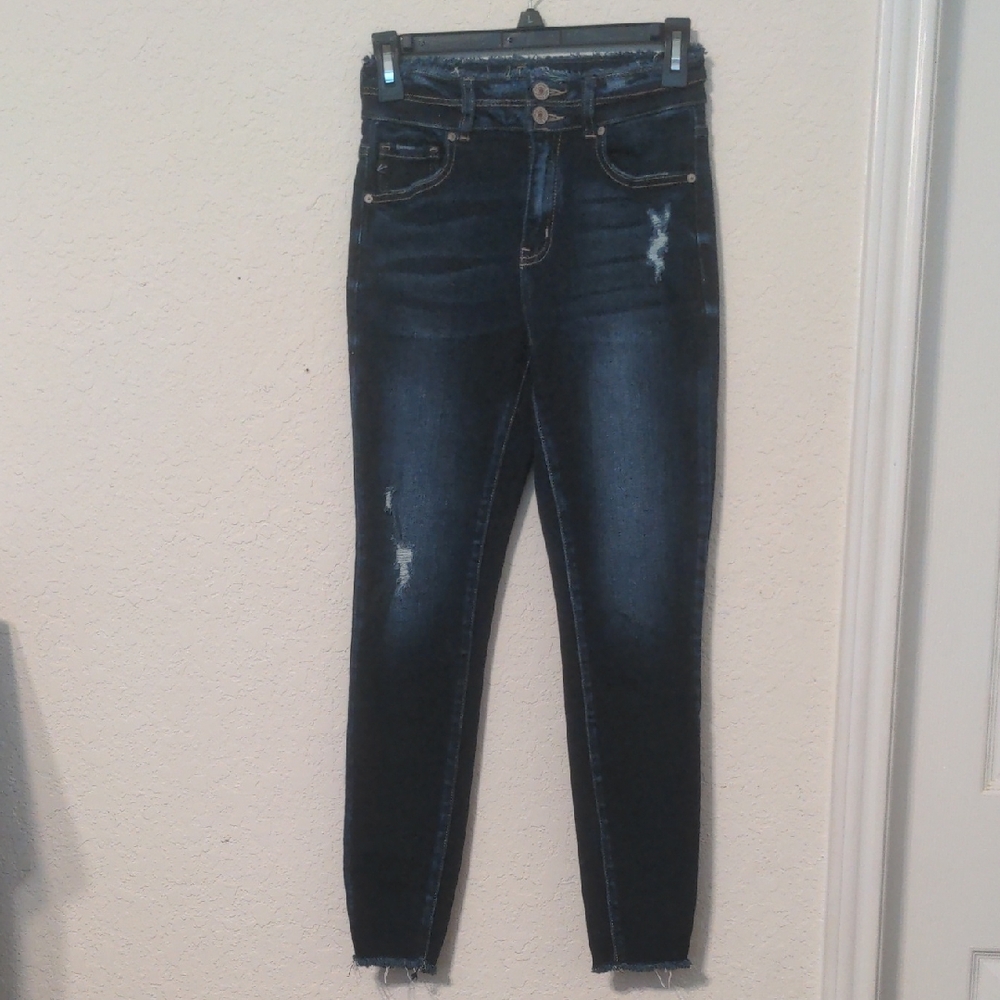 KanCan Women's Distressed Frayed Skinny Straight Leg Blue Jeans. Size 0